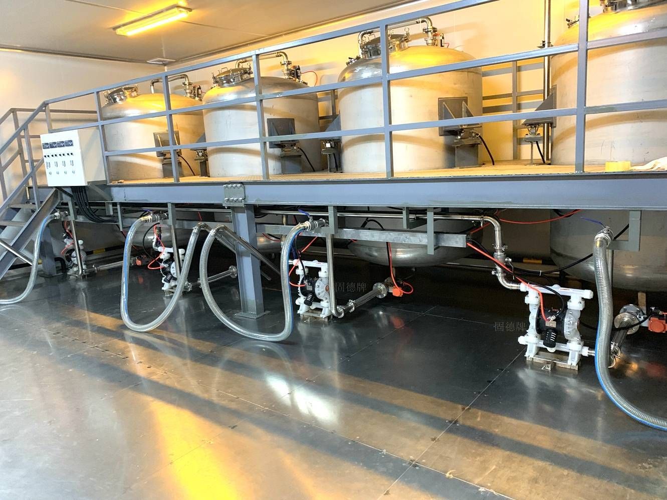 鋰電池客戶來廠里考察，回去后把生產(chǎn)車間的泵全換了......