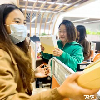 今天，是她的節(jié)日