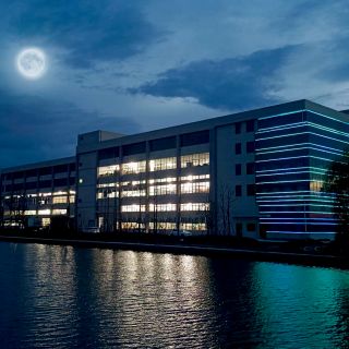 中秋圓月映長空，美好與君共！邊鋒集團(tuán)祝您中秋佳節(jié)快樂